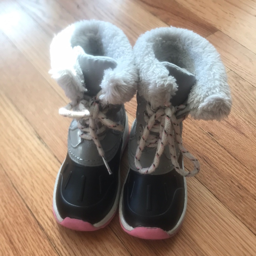 snow boots for girls were almost not used